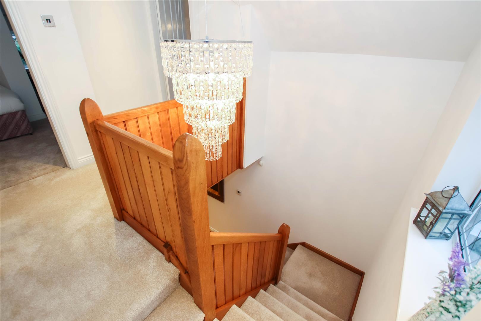 FIRST FLOOR LANDING
